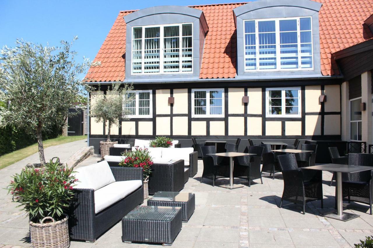 Molskroen Strandhotel Ebeltoft Exterior photo